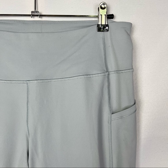 Victoria's Secret Sport VSX Knockout Light Gray 7/8 Athletic Leggings L - Picture 4 of 6